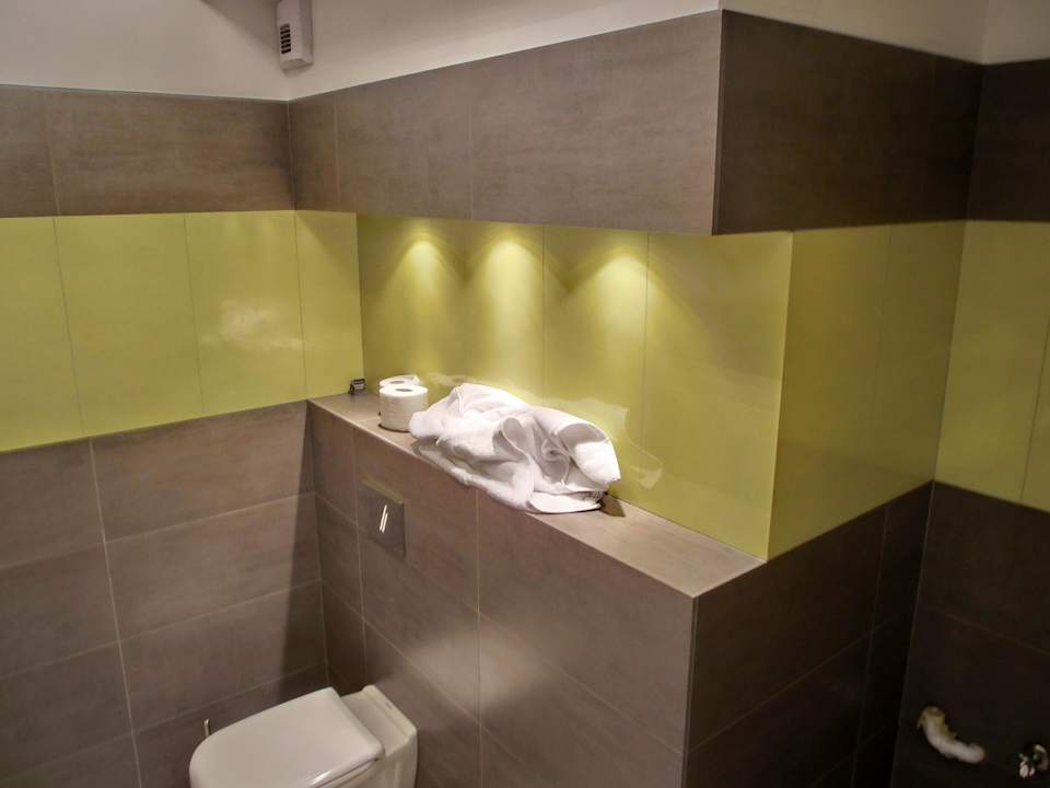 Viele Ablagemöglichkeiten im Bad Art Apart Premium