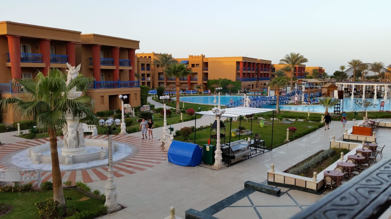 Blick zum Pool Hotel Titanic Palace