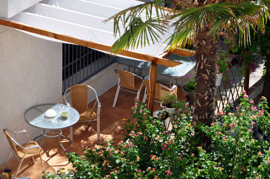 Terraza del restaurante Hotel Oasis