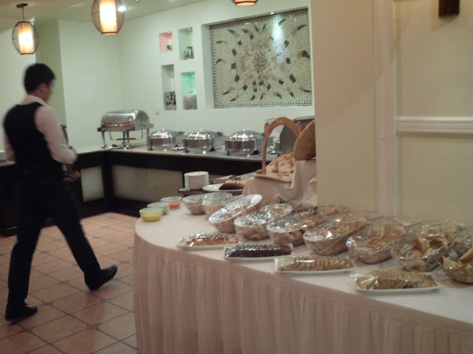 Frühstücksbüffet RAMADA Hotel Tashkent