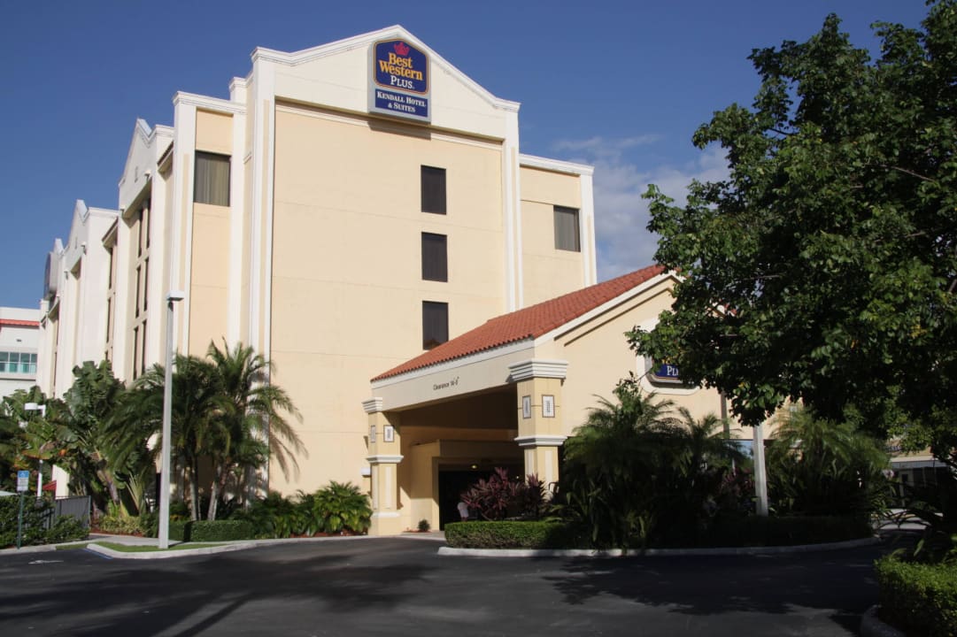 Zufahrt Best Western Plus Kendall Hotel & Suites