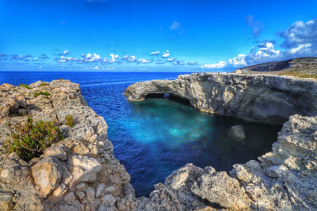 Strand Comino Hotel & Bungalows