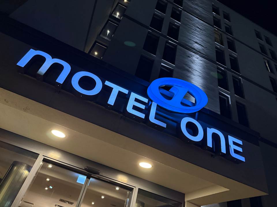 Außenansicht Motel One München-Garching