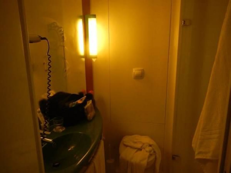 Baderaum Hotel Ibis München Garching