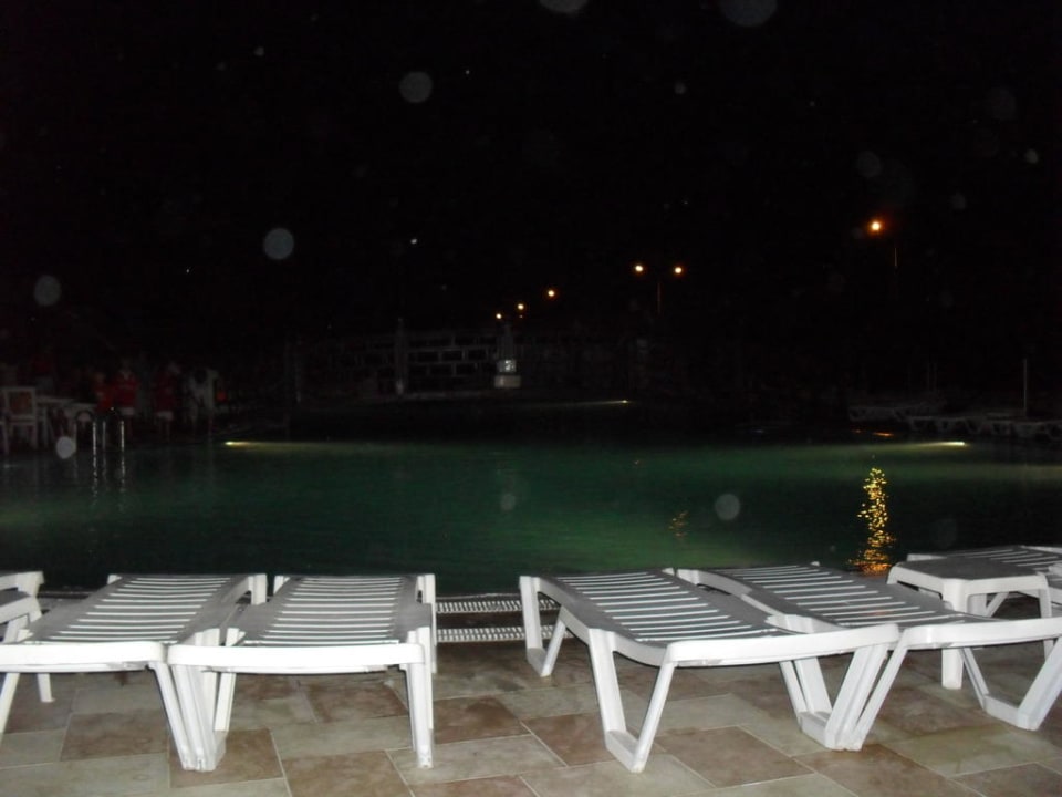 Pool bei Nacht FUN&SUN Smart Hane Sun Hotel