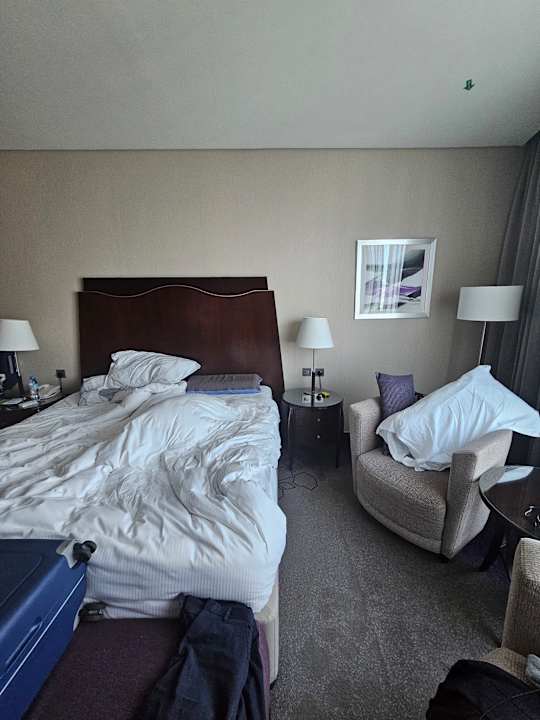 Zimmer Rose Rayhaan by Rotana