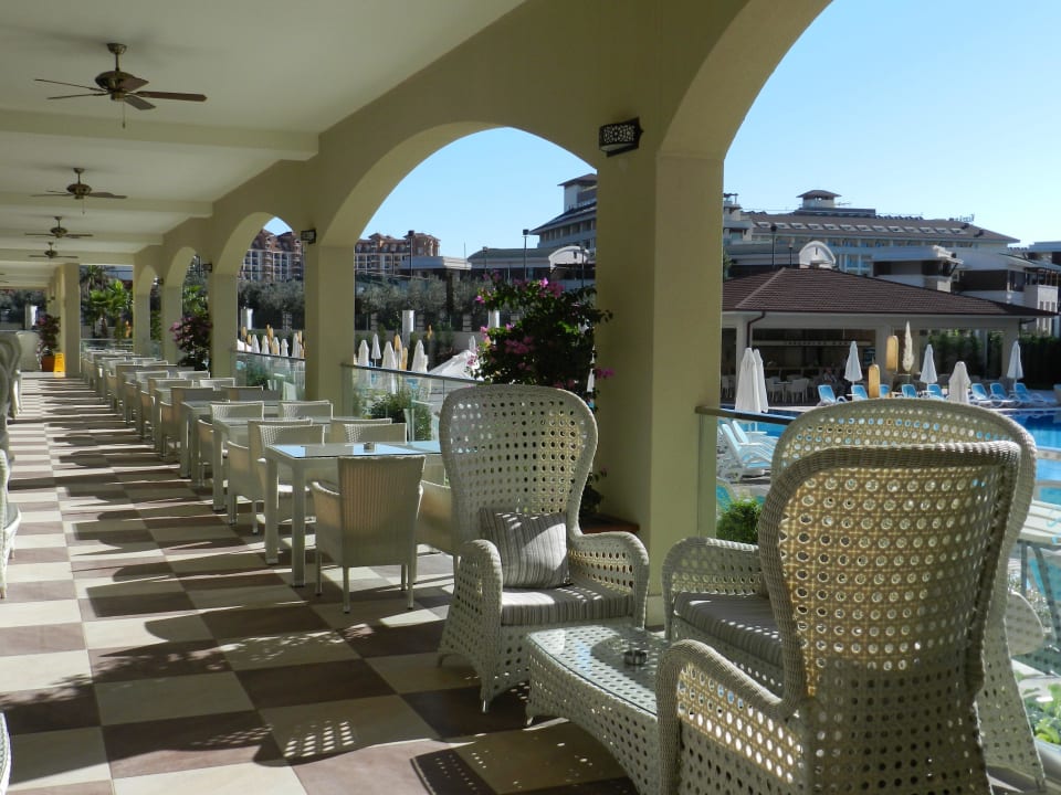 Außenbereich vor der Piano Bar Paloma Oceana