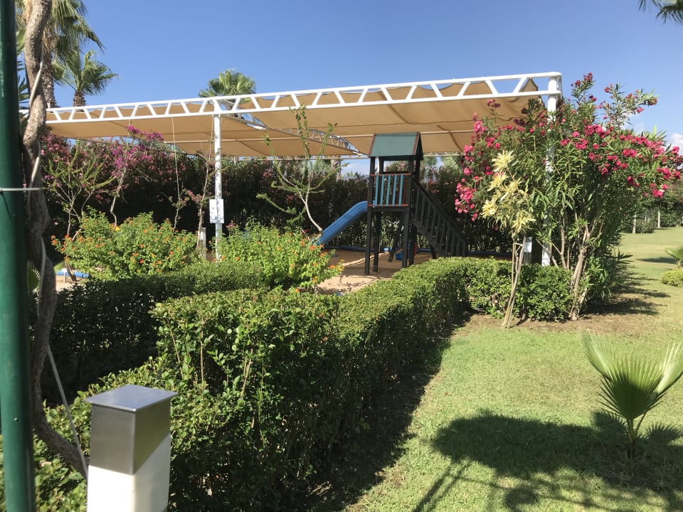 Spielplatz bei der Strandbar Melas Lara Hotel