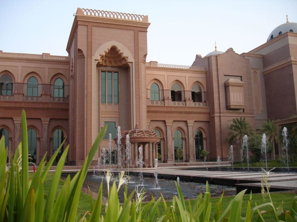 Innenhof des Hotels Emirates Palace Mandarin Oriental
