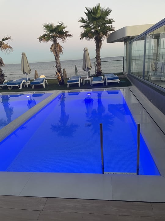 Pool Arina Beach Resort