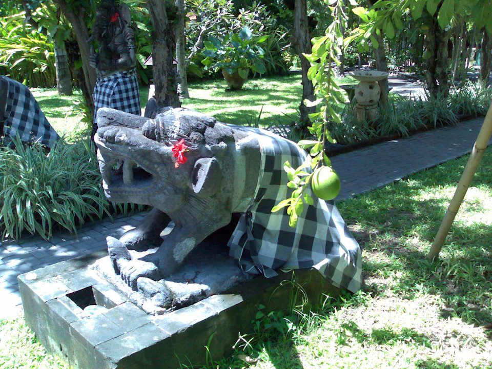 Skulptur Puri Santrian