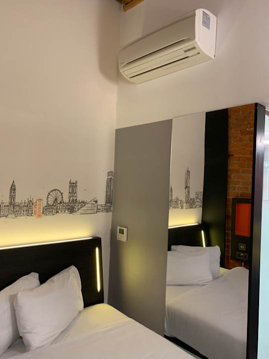 Zimmer easyHotel Manchester