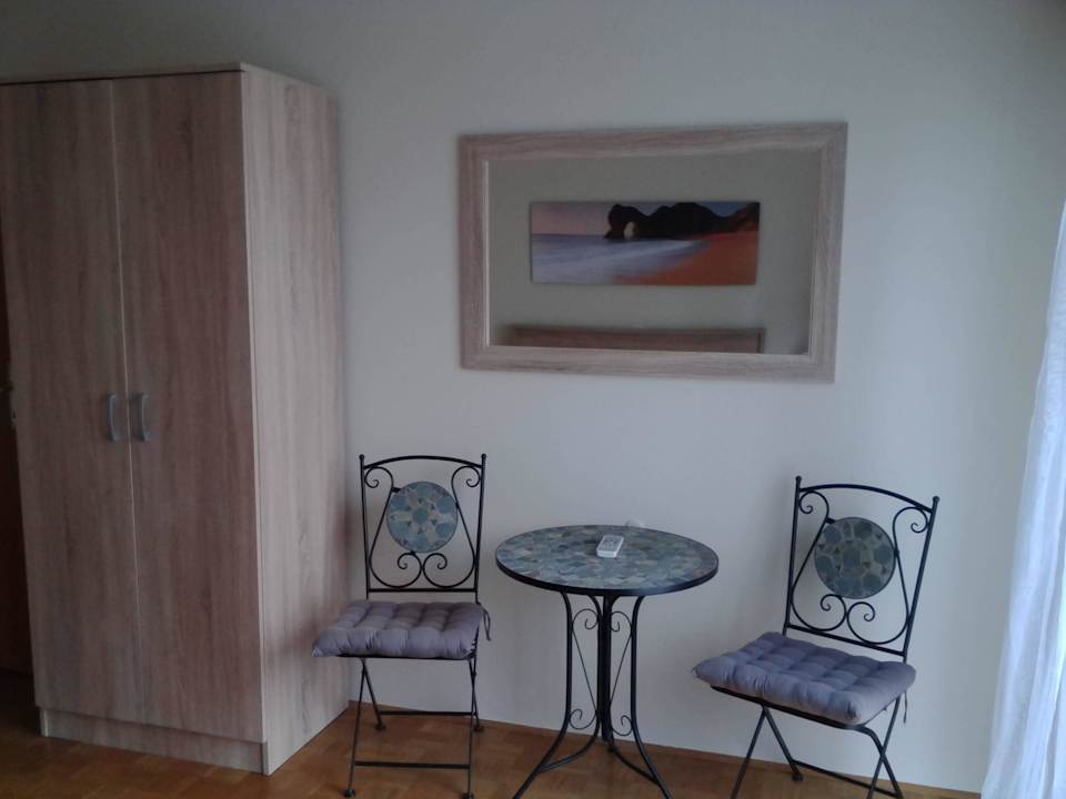 Schlafzimmer 1 in 1 Etage Villa Elizabet