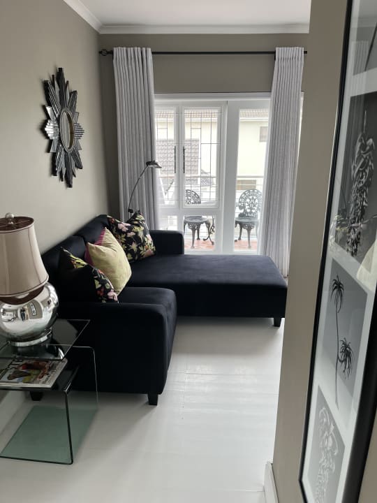 Zimmer Admiralty Beach House