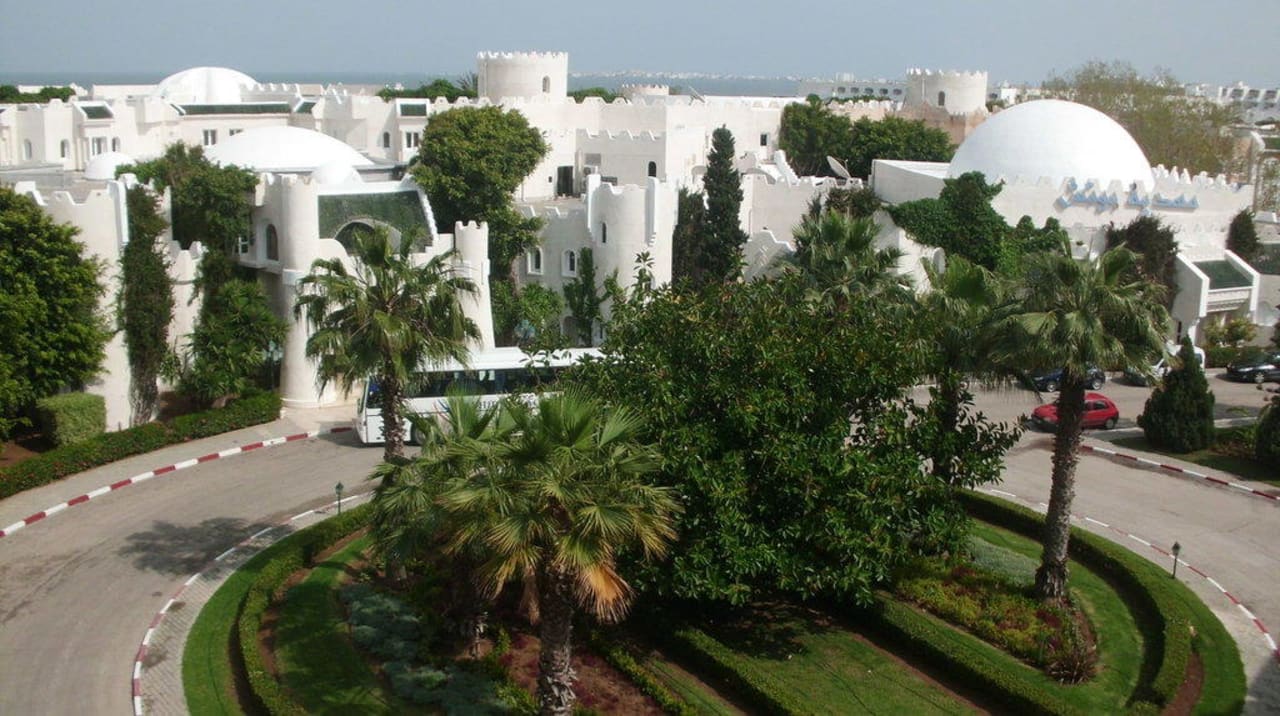 Ausblick von unserem Zimmer auf die Einfahrt  Mahdia Beach & Aquapark