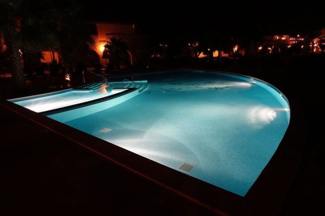 Neben-Pool by Night Hotel Morabeza