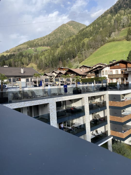 Außenansicht STROBLHOF Active Family SPA Resort