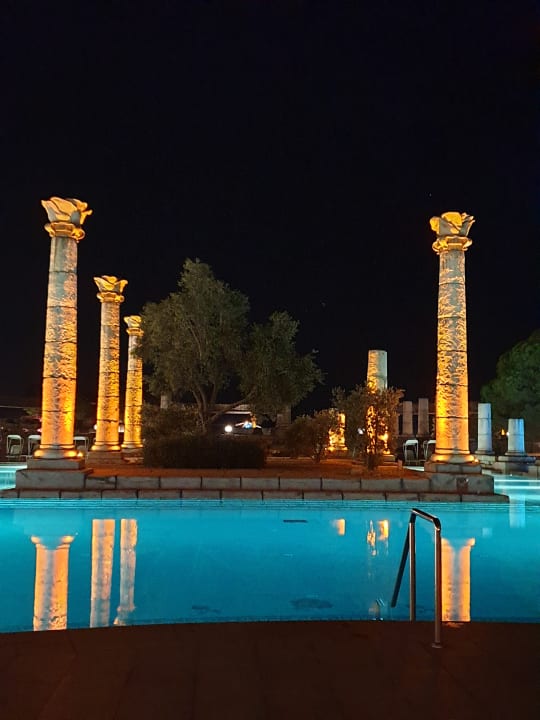 Pool Xanadu Resort Hotel