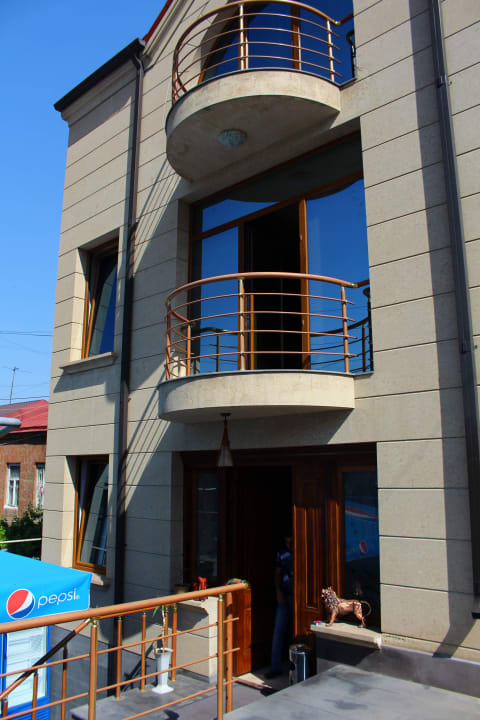 Widok z wyższego tarasu Art Hotel