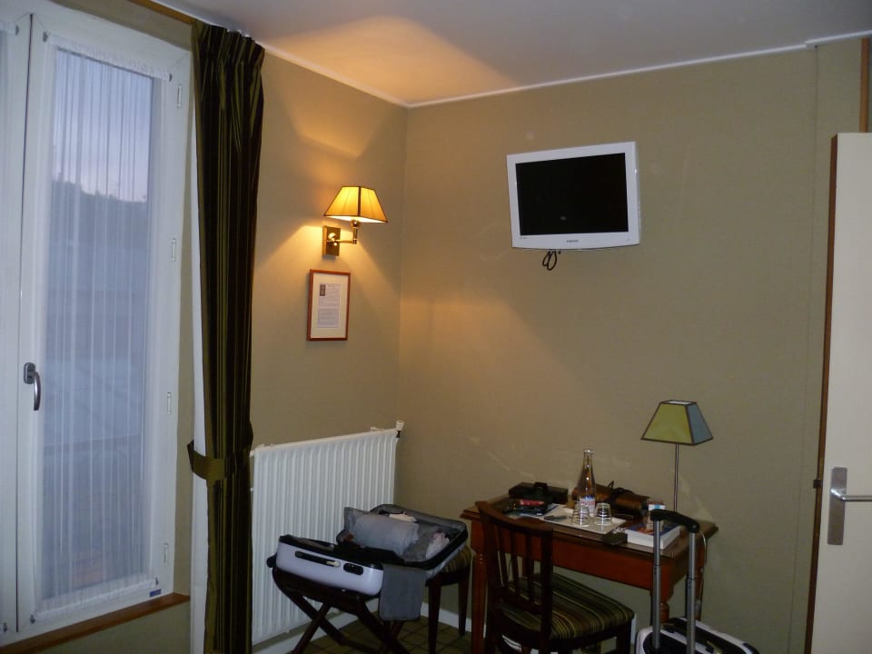 Schlafzimmer im 1. Superior (1.Stock) Hotel des Arts Montmatre