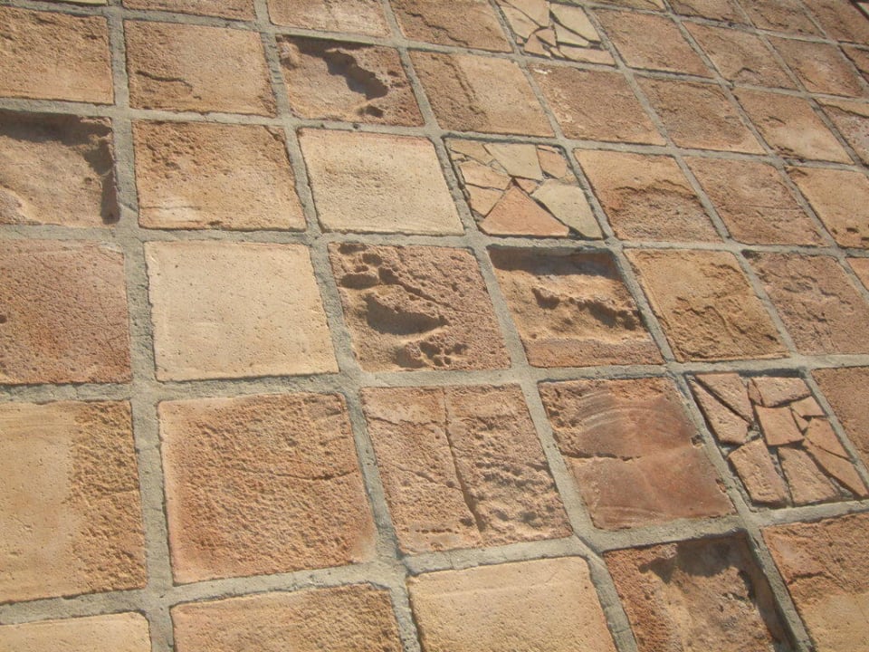 Die Bodenfliesen am Pool Hotel Riu Tikida Dunas