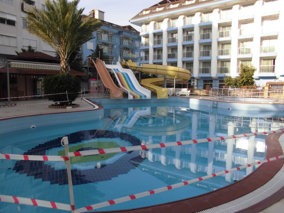 Pool Dezember 2015 Hotel Kahya