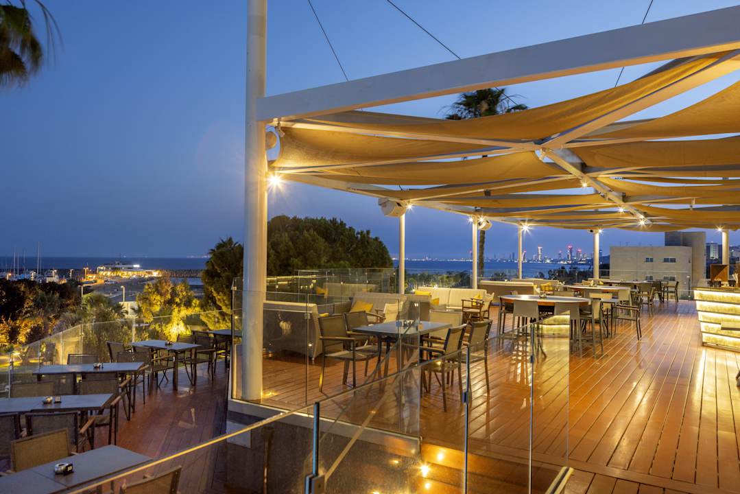 Gastro St Raphael Resort