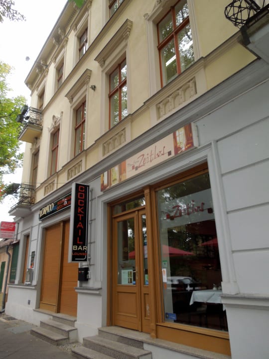 Eingang Pension Zeitlos