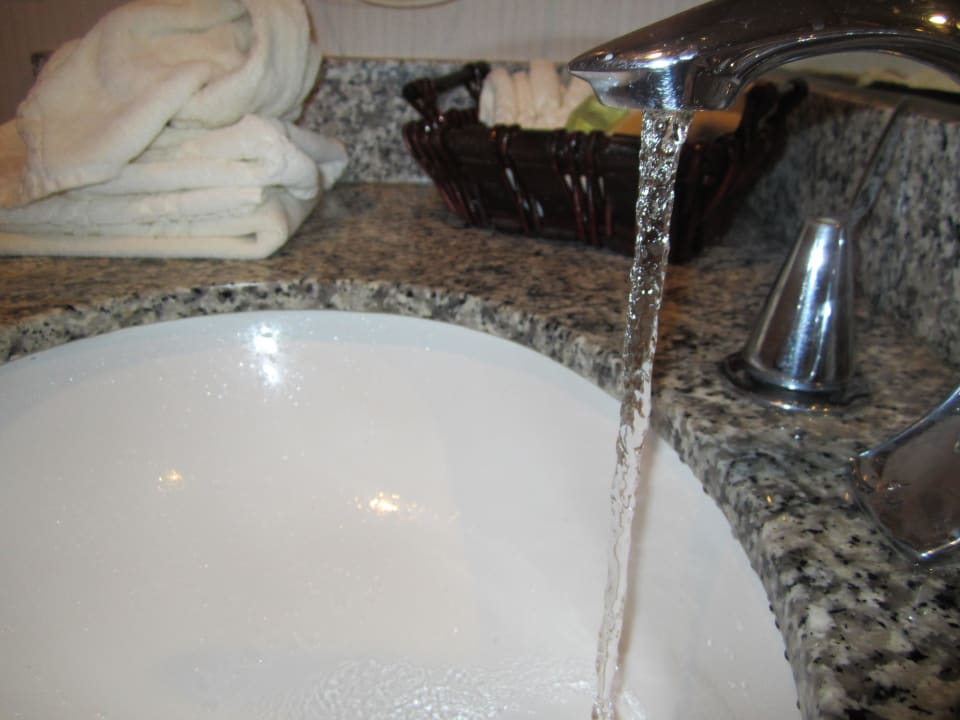 Wasserstrahl am Rand des Beckens! Heron House - Adults only