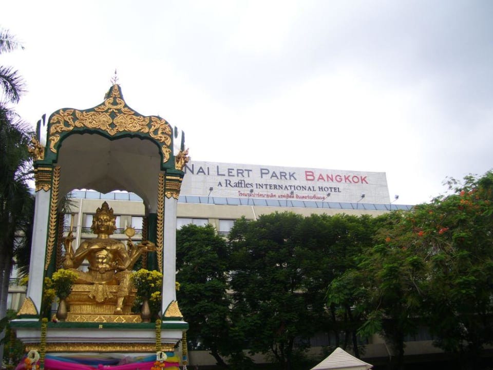 Hoteleingang Movenpick BDMS Wellness Resort Bangkok