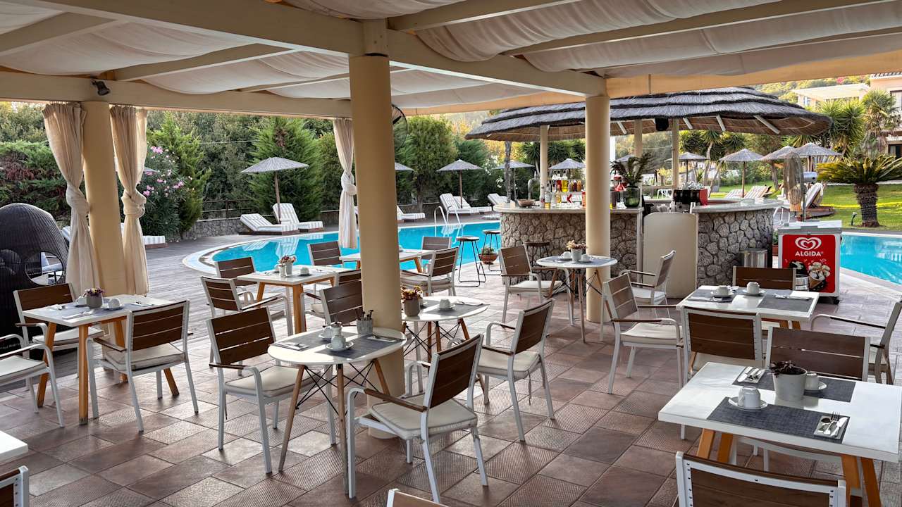 Gastro Almyros Villas Resort