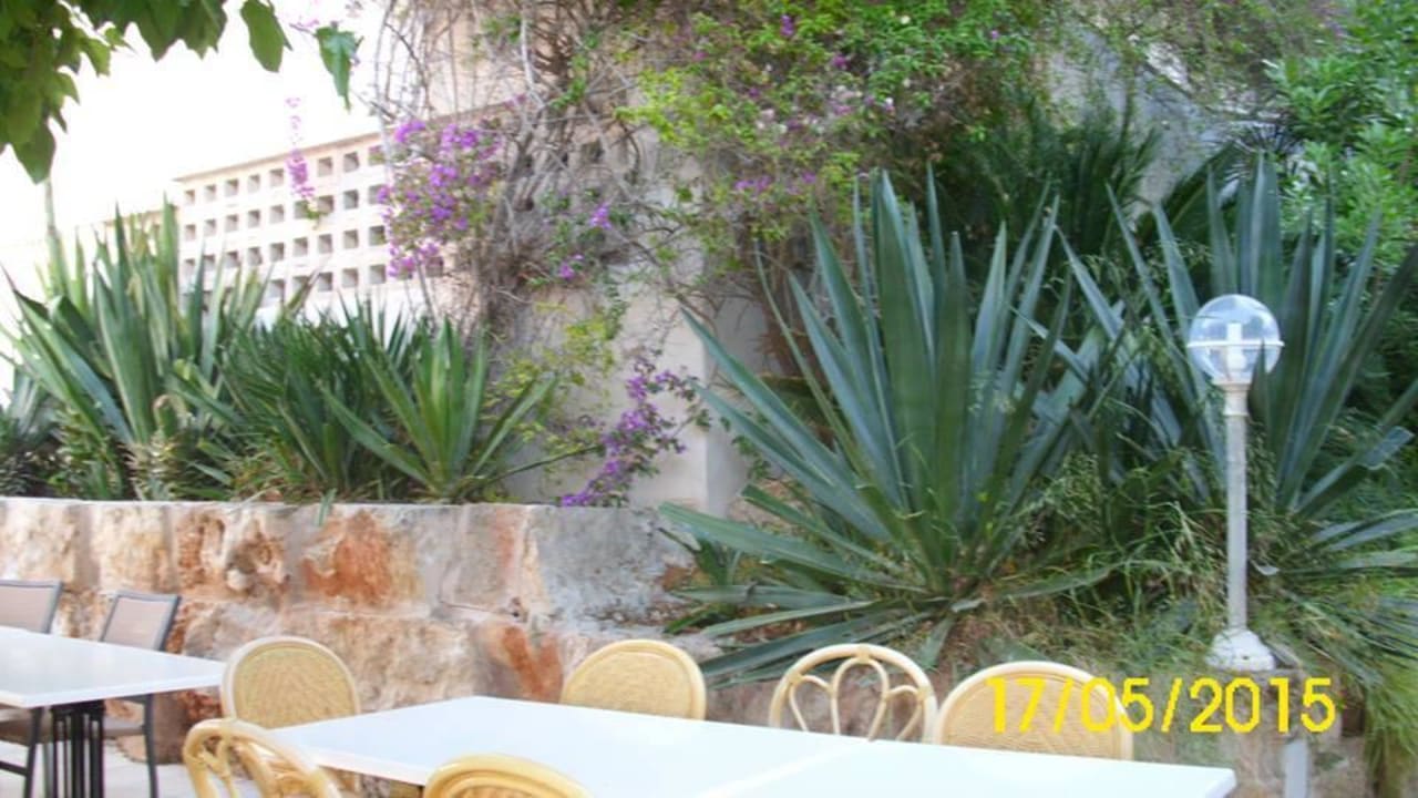 Restaurant-Garten Aparthotel Houm Plaza Son Rigo