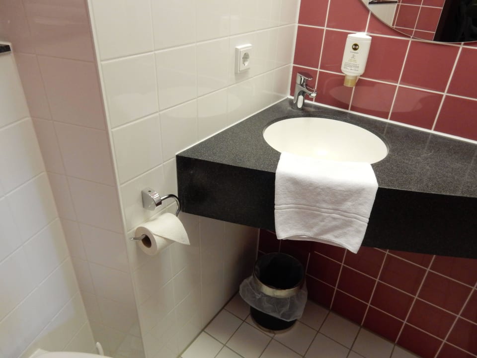 Bad B&B Hotel Düsseldorf-Airport