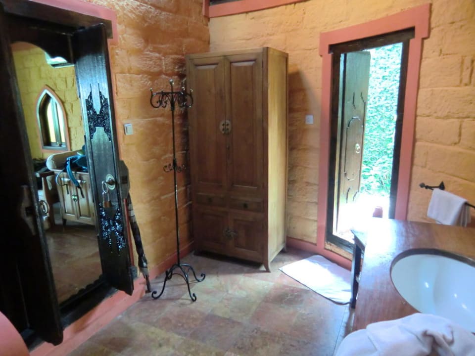 Bad Hotel Gajah Mina Beach Resort