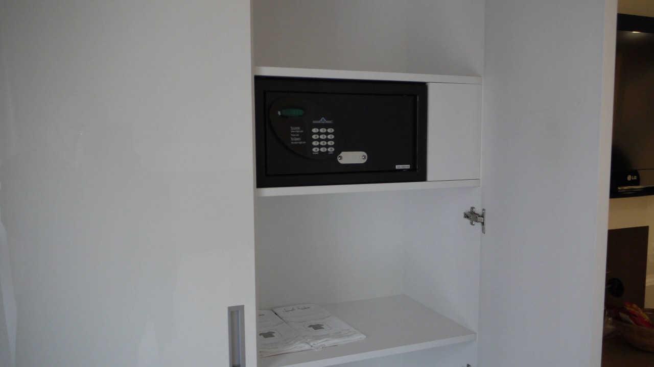 Tresor im Kleiderschrank Best Western Plus Welcome Hotel Frankfurt