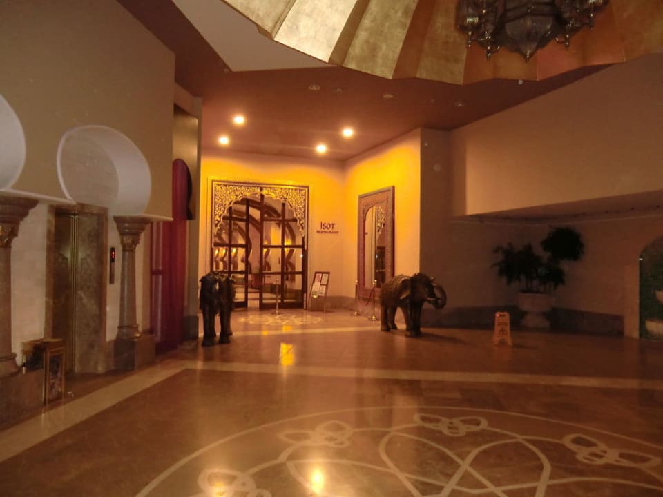 Eingang des Hauptrestaurants Spice Hotel & Spa