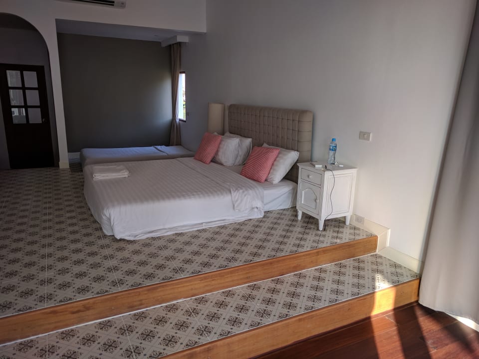 Zimmer Warapura Resort