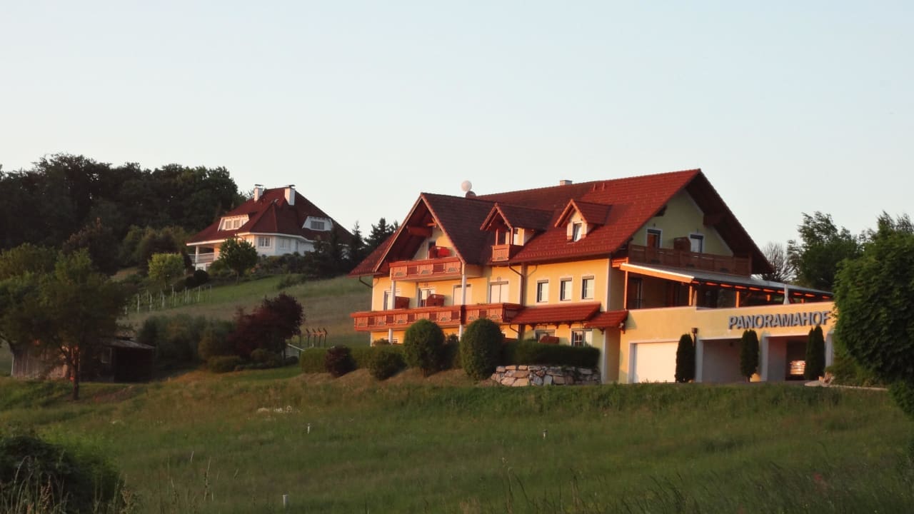 Hotel in der Abendsonne Hotel Panoramahof Loipersdorf