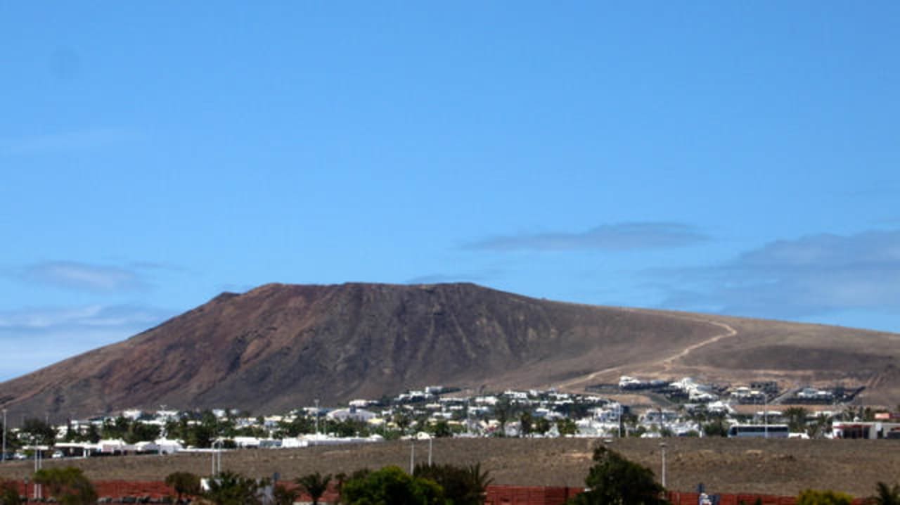 Wulkan w Playa Blanca Caybeach Sun