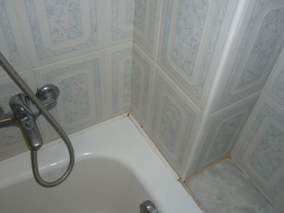 Schimmelbildung Bad Hotel Sun Palace