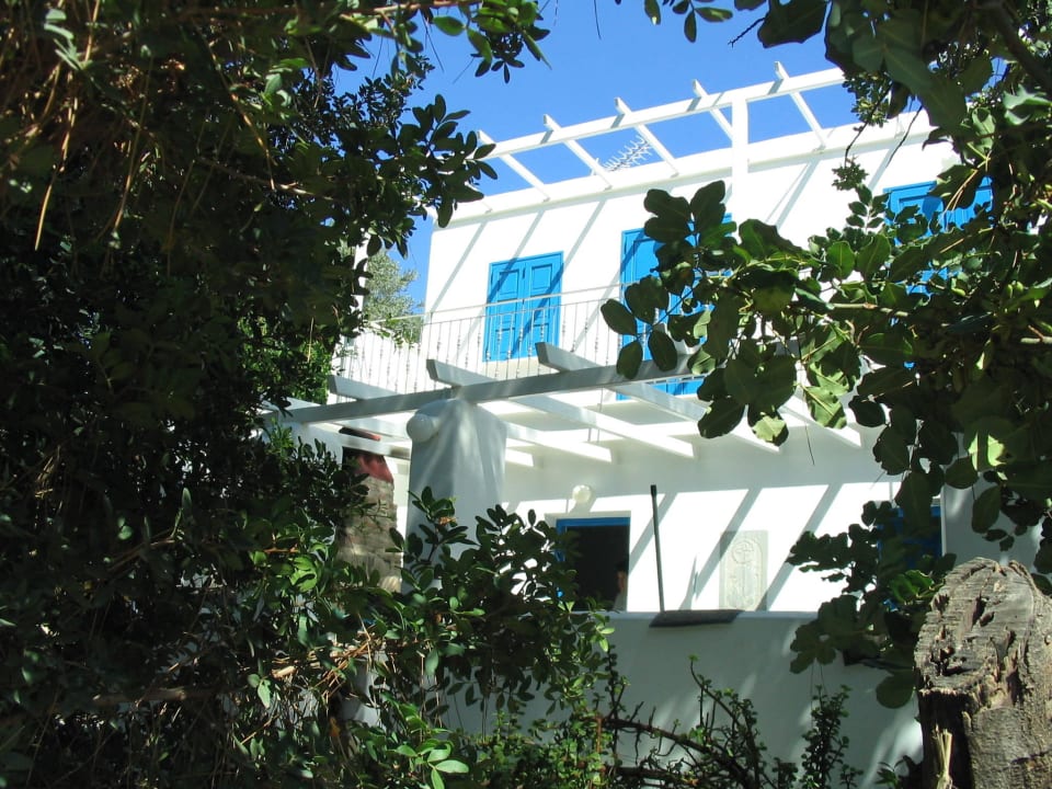 Blick auf die Honeymoon Suiten Hotel Limnionas Bay Village