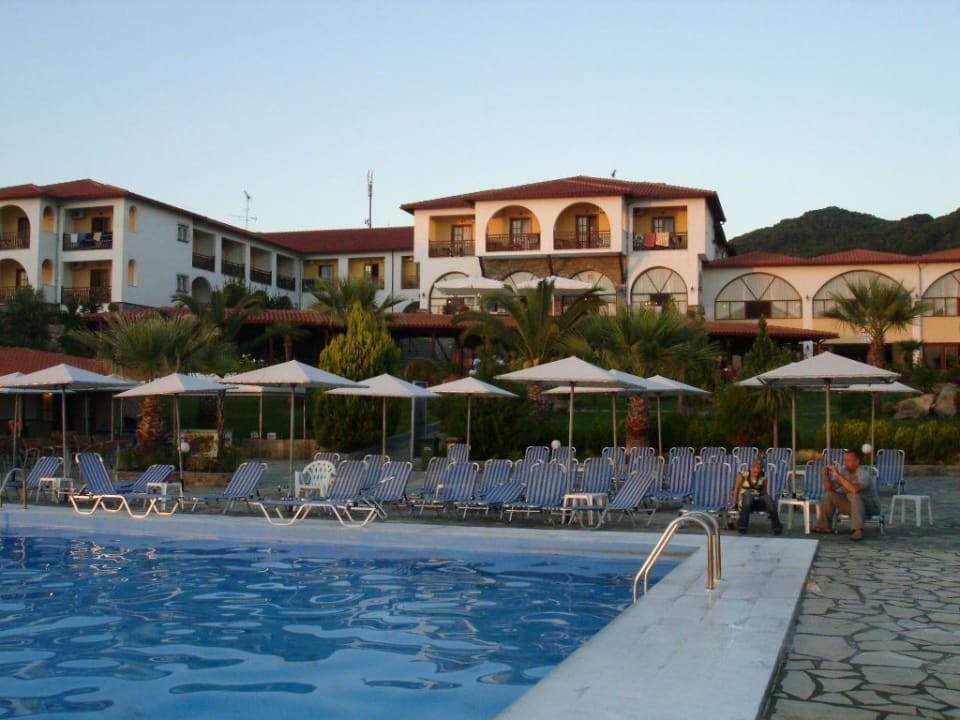 Pool Akrathos Beach Hotel