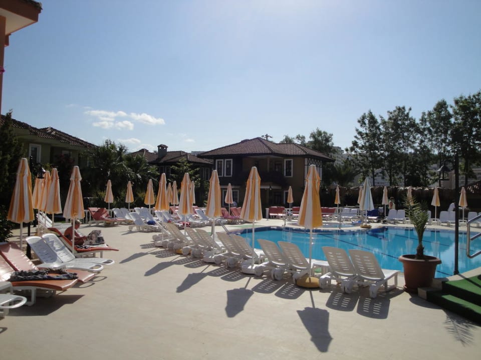 Pool Club Dizalya