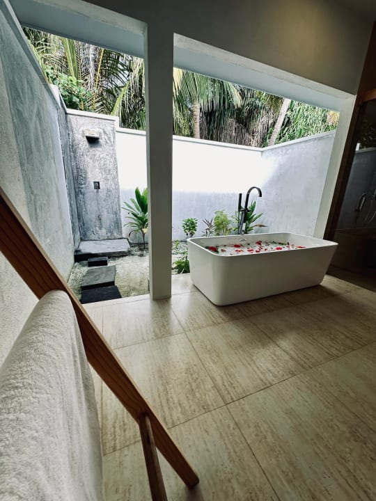 Zimmer Rahaa Resort Maldives