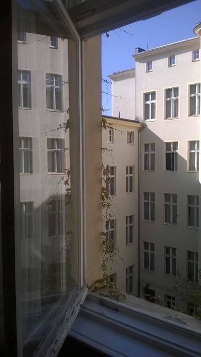 Uitzicht op de binnenplaats Hotel Gates