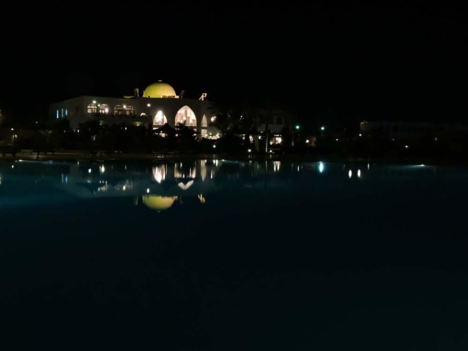 Gorgonia Beach bei Nacht Hotel Gorgonia Beach Resort