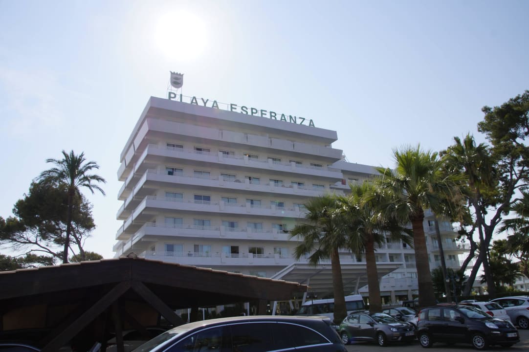 Vorderseite des Hotels Playa Esperanza Resort