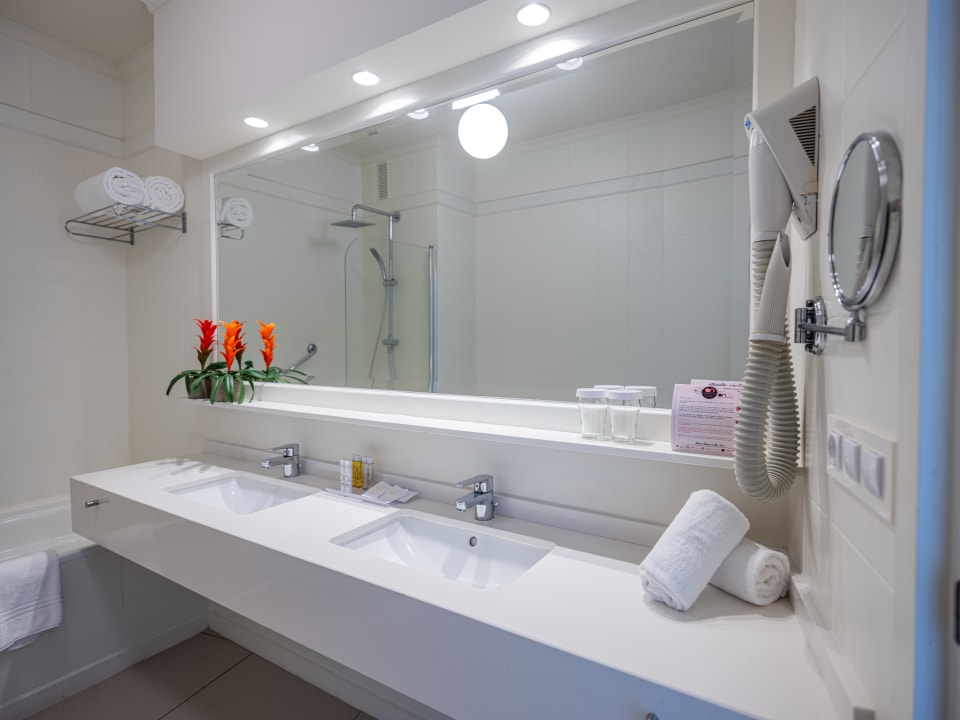 Zimmer On Hotels Oceanfront - Adults Only