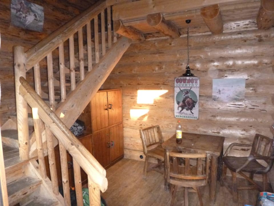 Eingang in 6er Blockhütte Tipi Town Europa-Park