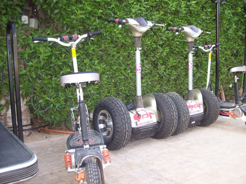 Fuhrpark des Premier Le rêve - Scooter - 7,50 €/h Premier Le Reve Hotel & Spa